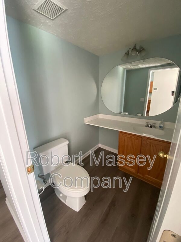 Pinnacle Gardens Beautiful 3 bed 2.5 bath Townhome property image