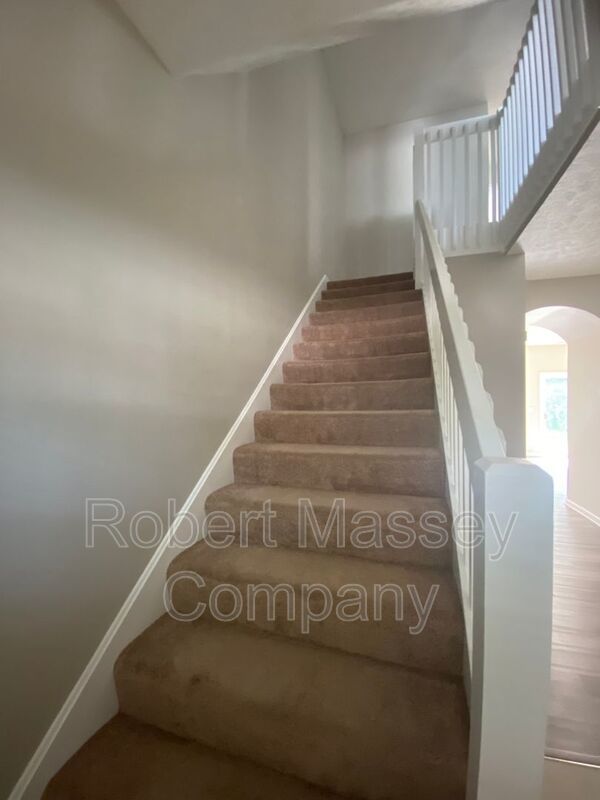 Pinnacle Gardens Beautiful 3 bed 2.5 bath Townhome property image