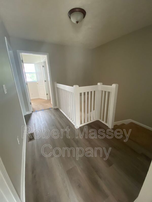 Pinnacle Gardens Beautiful 3 bed 2.5 bath Townhome property image