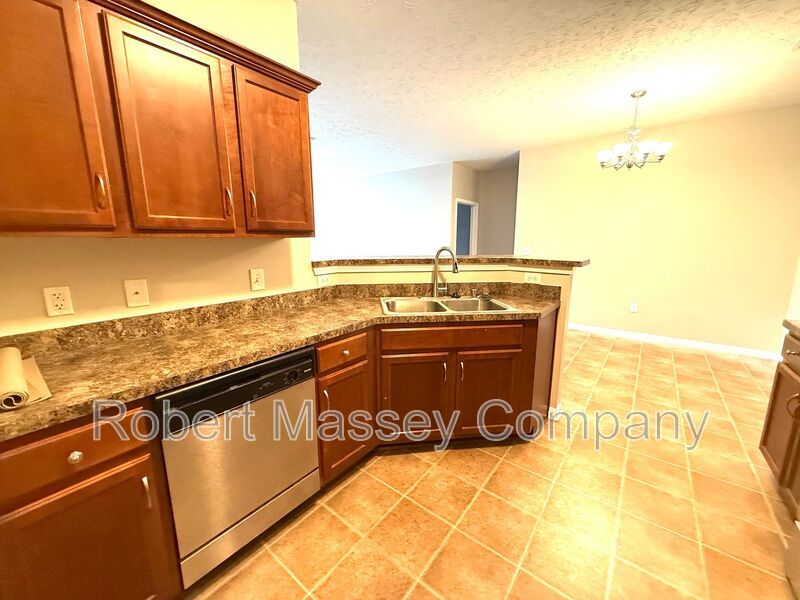 Spacious 2 Bedroom 2 Bath Condo at The Gardens II at Glenmary Village property image