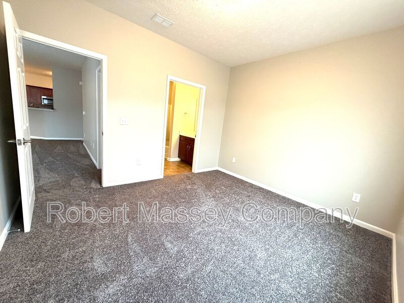 Spacious 2 Bedroom 2 Bath Condo at The Gardens II at Glenmary Village property image