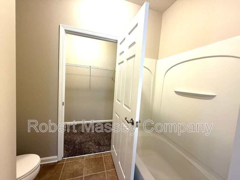 Spacious 2 Bedroom 2 Bath Condo at The Gardens II at Glenmary Village property image