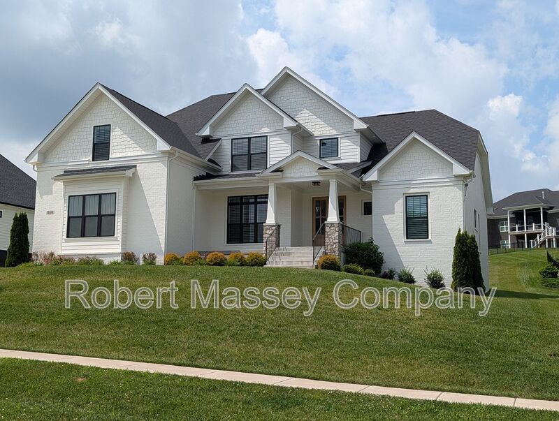 Prestigious, custom built executive home in Brentwood Subdivision in Oldham County property image