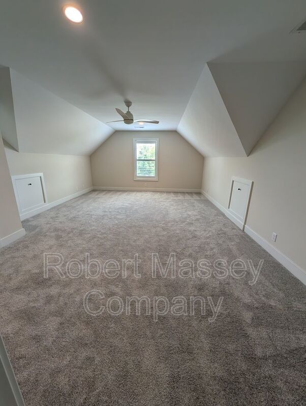 Prestigious, custom built executive home in Brentwood Subdivision in Oldham County property image