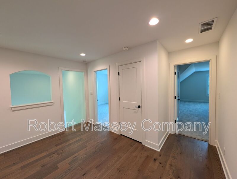 Prestigious, custom built executive home in Brentwood Subdivision in Oldham County property image