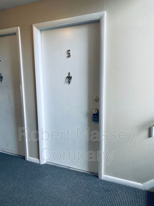 Highlands 2 bedroom, 2 bath w/ Laundry property image
