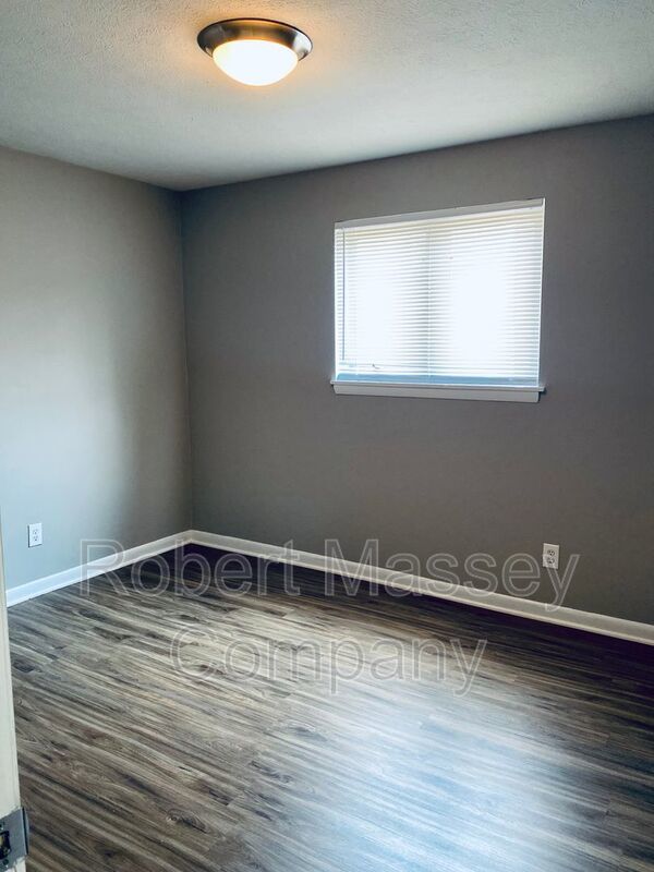 Highlands 2 bedroom, 2 bath w/ Laundry property image