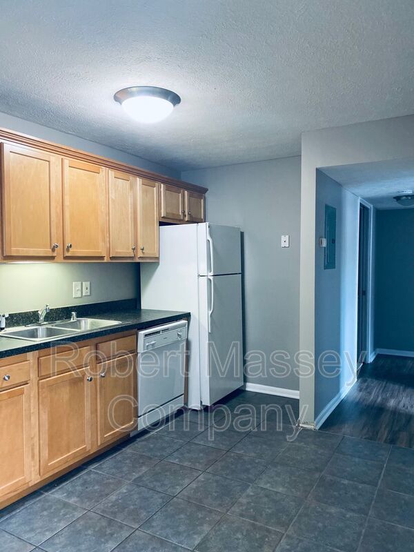 Highlands 2 bedroom, 2 bath w/ Laundry property image