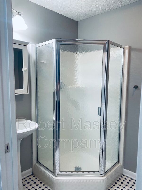 Highlands 2 bedroom, 2 bath w/ Laundry property image