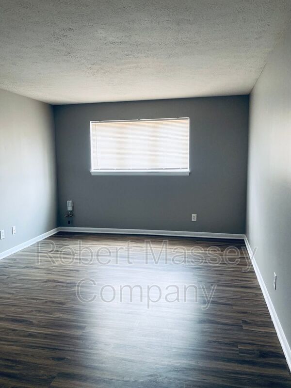 Highlands 2 bedroom, 2 bath w/ Laundry property image