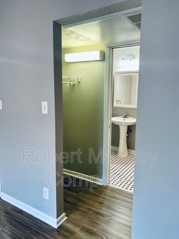 Highlands 2 bedroom, 2 bath w/ Laundry property image