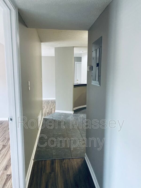 Highlands 2 bedroom, 2 bath w/ Laundry property image
