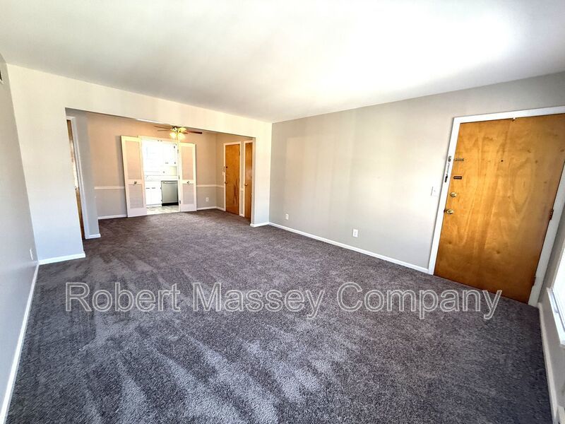 Spacious 2-Bedroom Apartment Near Bardstown Road & Hikes Lane! property image