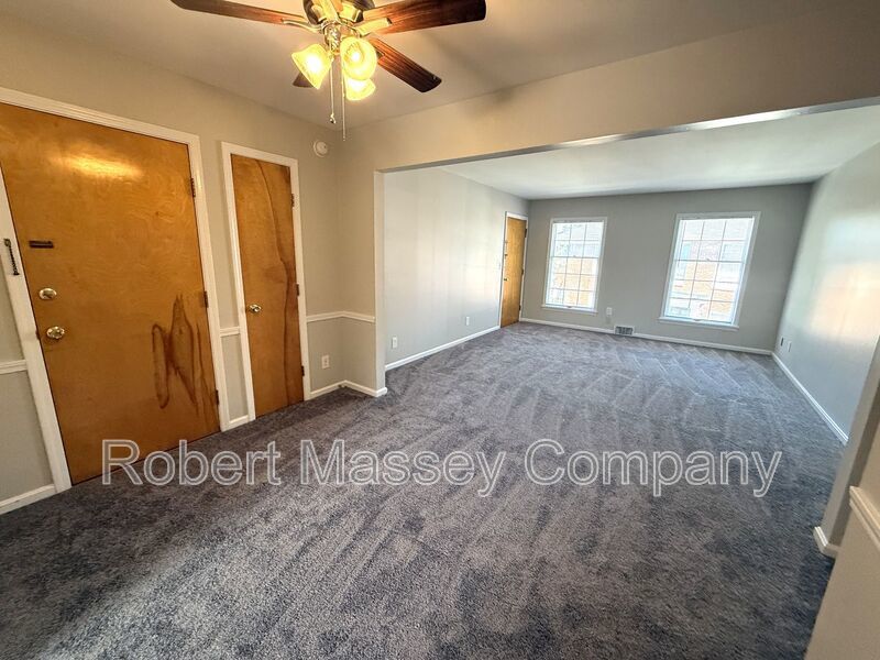 Spacious 2-Bedroom Apartment Near Bardstown Road & Hikes Lane! property image