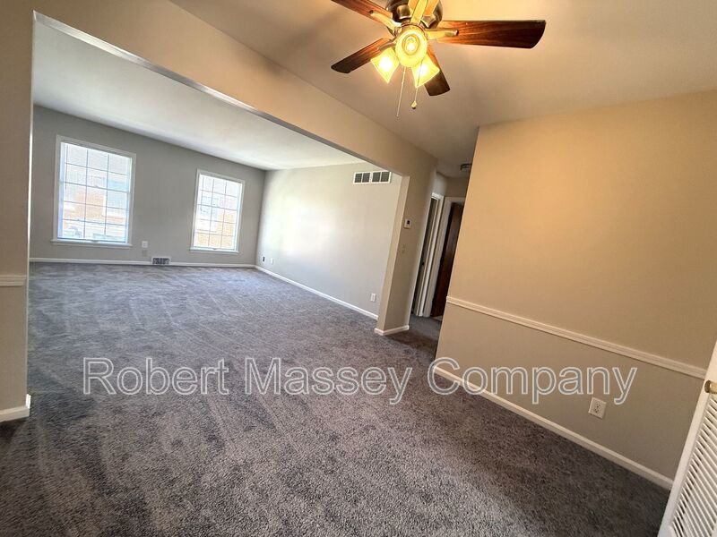 Spacious 2-Bedroom Apartment Near Bardstown Road & Hikes Lane! property image