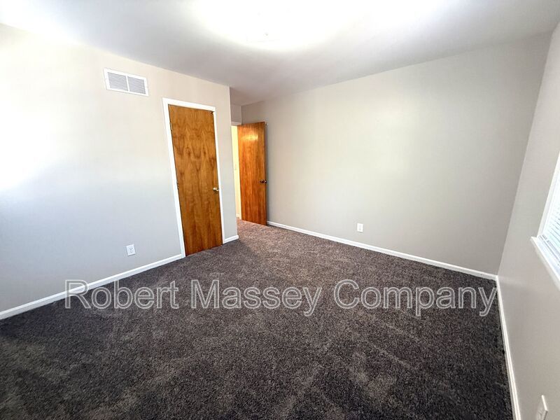 Spacious 2-Bedroom Apartment Near Bardstown Road & Hikes Lane! property image