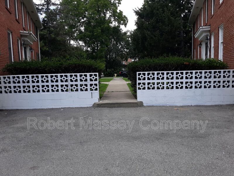 Spacious 2-Bedroom Apartment Near Bardstown Road & Hikes Lane! property image