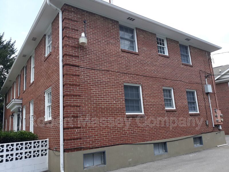 Spacious 2-Bedroom Apartment Near Bardstown Road & Hikes Lane! property image
