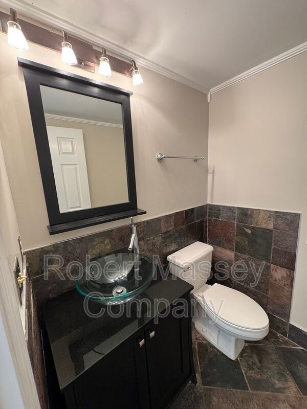 Updated Town House in the Heart of Downtown property image