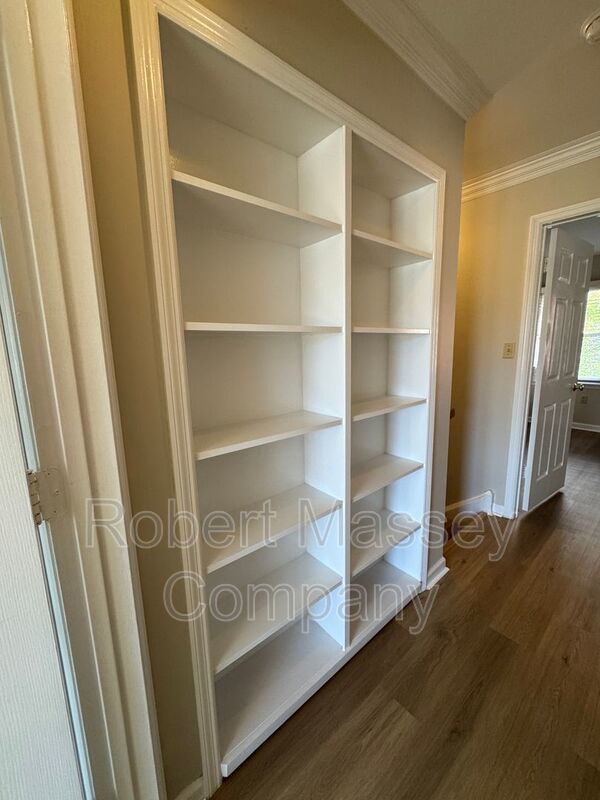 Updated Town House in the Heart of Downtown property image