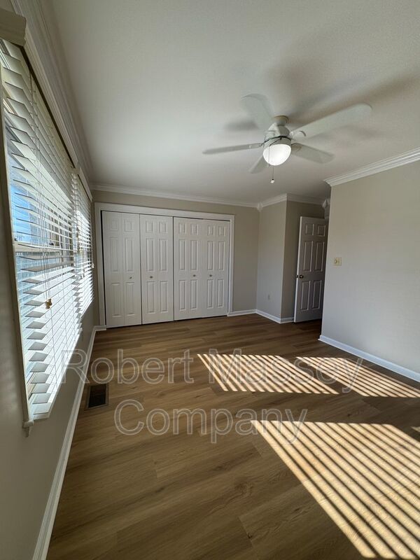 Updated Town House in the Heart of Downtown property image