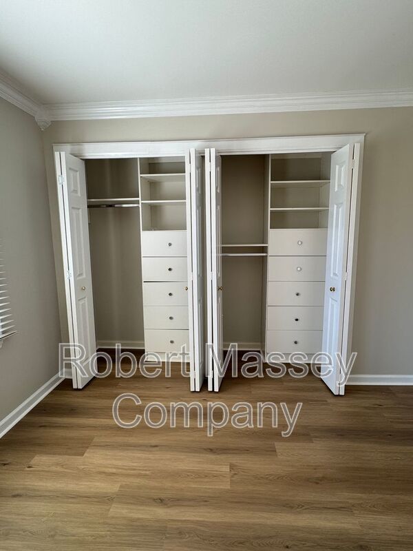 Updated Town House in the Heart of Downtown property image