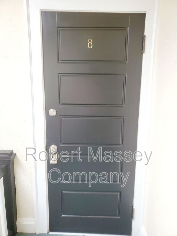 Highlands 1 Bedroom 1 Bath RENOVATED Apartment property image
