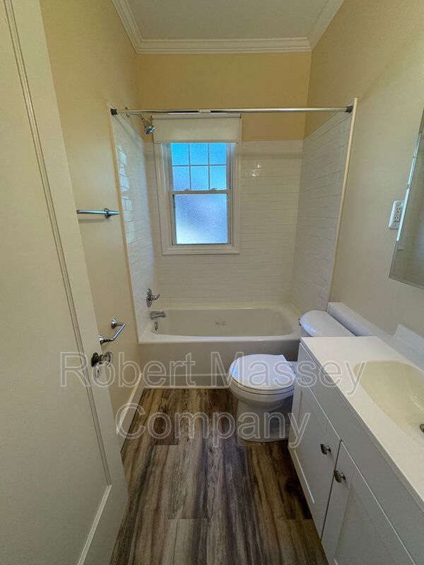 Highlands 1 Bedroom 1 Bath RENOVATED Apartment property image