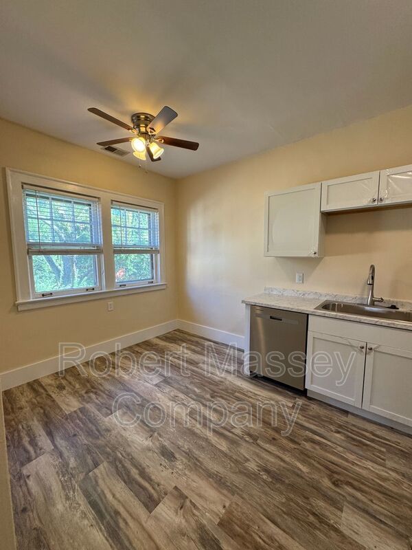 Highlands 1 Bedroom 1 Bath RENOVATED Apartment property image