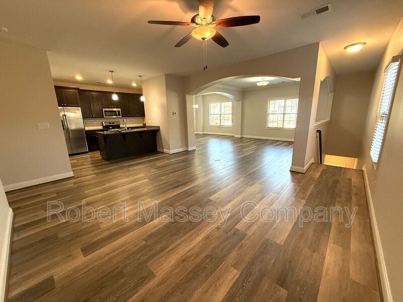 GORGEOUS 2 BEDROOM 2 BATH CONDOS IN PRIME LOCATION!! property image