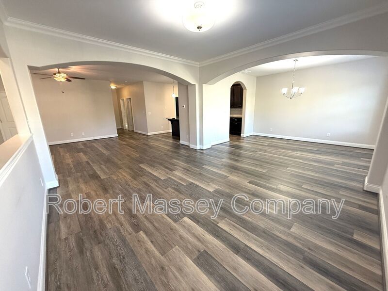 GORGEOUS 2 BEDROOM 2 BATH CONDOS IN PRIME LOCATION!! property image