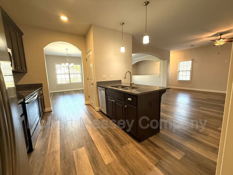 GORGEOUS 2 BEDROOM 2 BATH CONDOS IN PRIME LOCATION!! property image