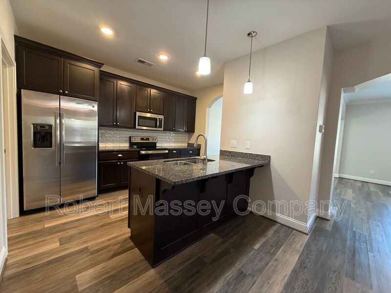 GORGEOUS 2 BEDROOM 2 BATH CONDOS IN PRIME LOCATION!! property image