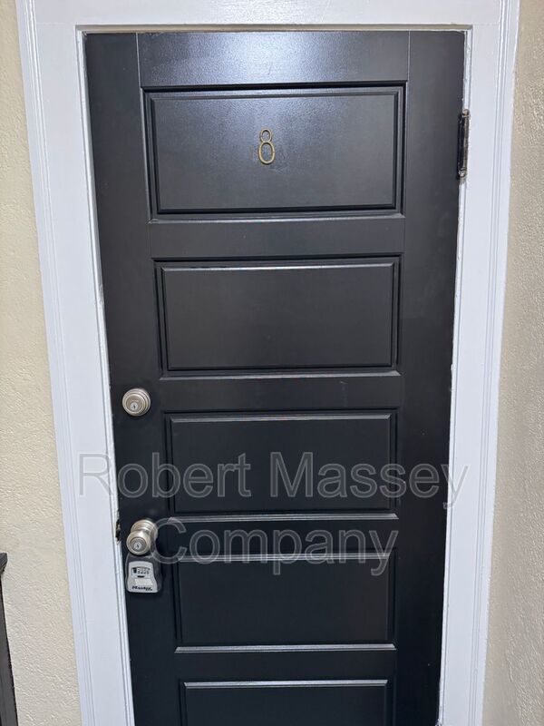 Highlands 1 Bedroom 1 Bath RENOVATED Apartment property image