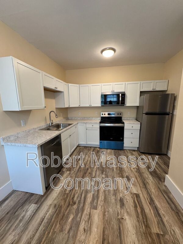 Highlands 1 Bedroom 1 Bath RENOVATED Apartment property image