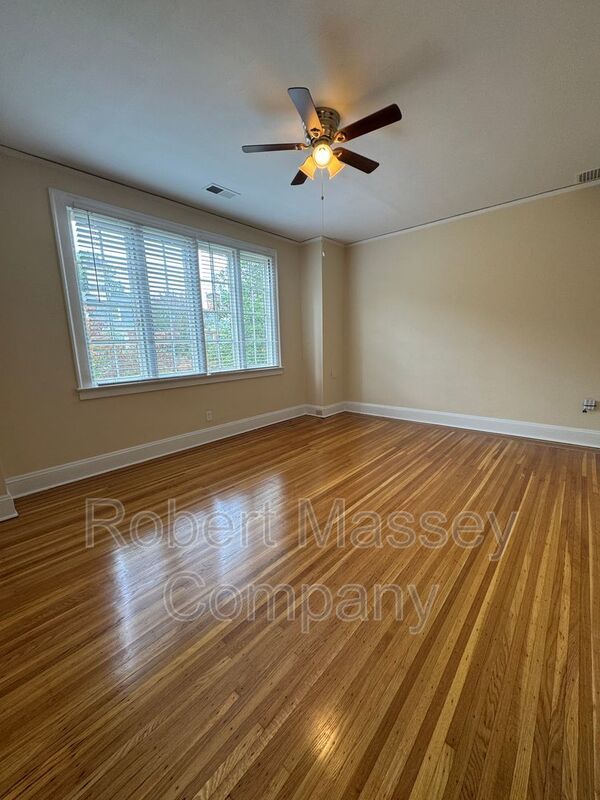 Highlands 1 Bedroom 1 Bath RENOVATED Apartment property image