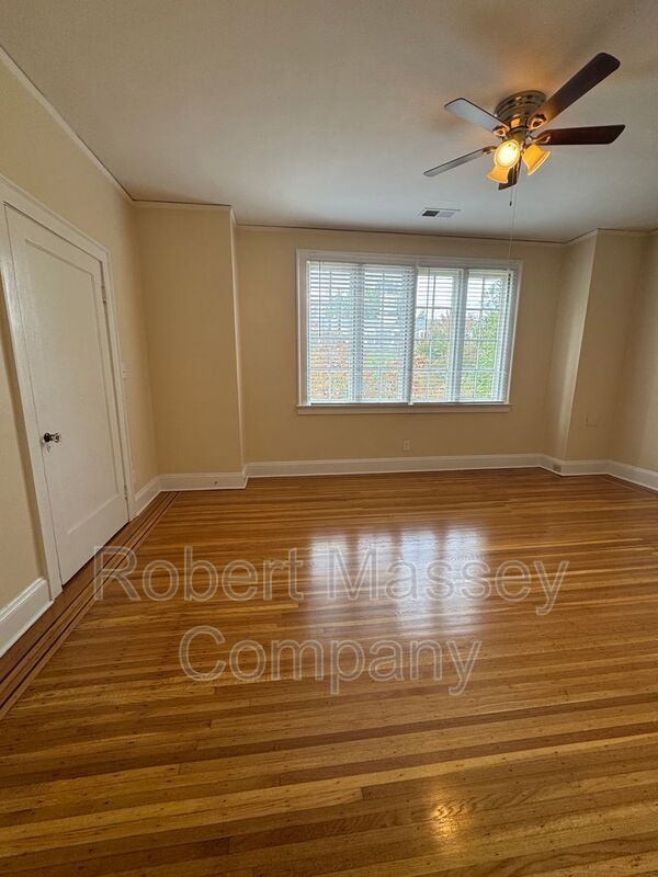 Highlands 1 Bedroom 1 Bath RENOVATED Apartment property image