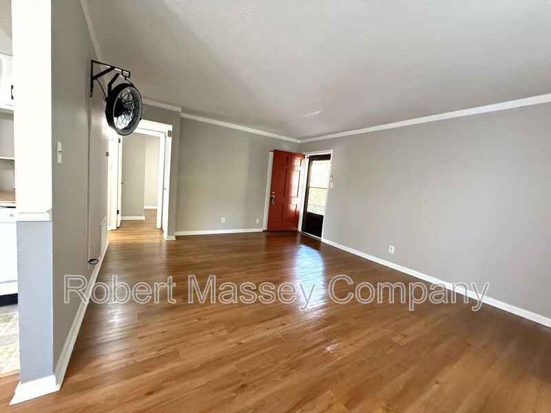 Charming 2 bedroom 1 bath property image