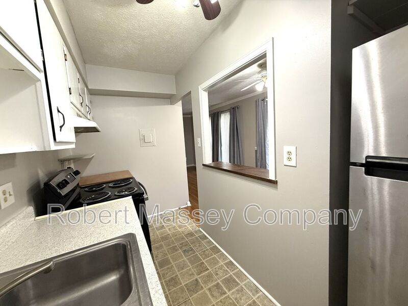Charming 2 bedroom 1 bath property image