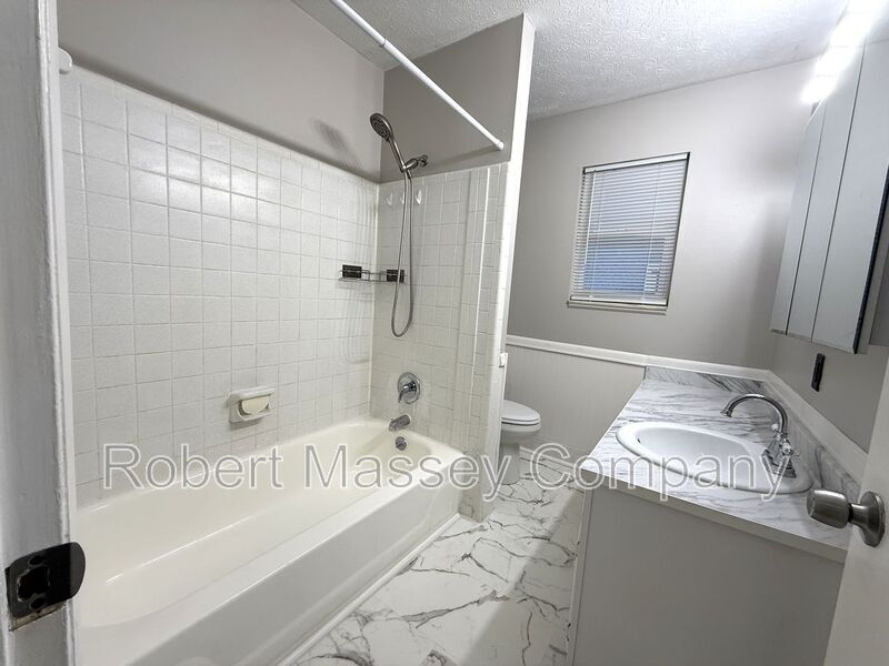 Charming 2 bedroom 1 bath property image